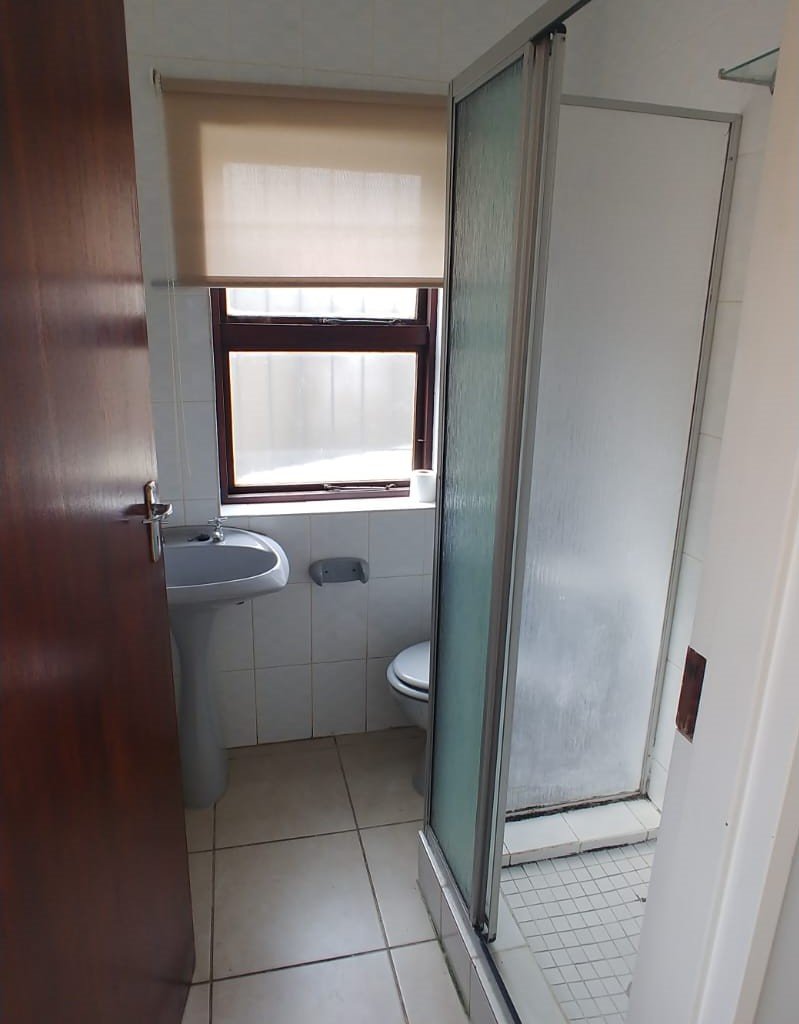 4 Bedroom Property for Sale in Wavecrest Eastern Cape